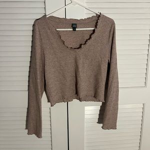 Cute long sleeved crop top